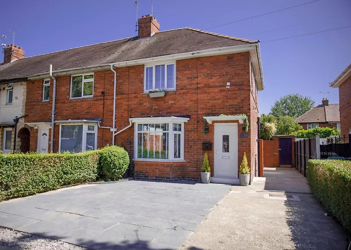 The Dodsworth Modern 4 Bedroom House, Sleeps 8 York