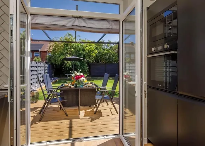 The Dodsworth Modern 4 Bedroom House, Sleeps 8 York